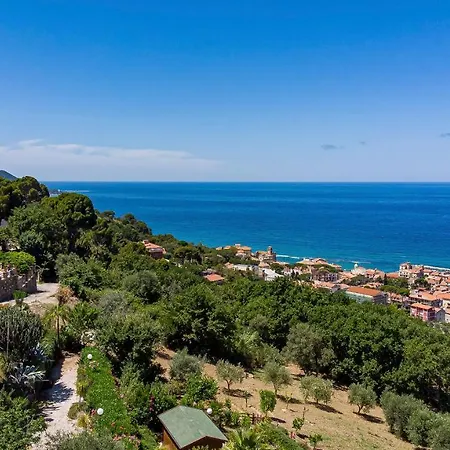 Giraluna Holiday home *