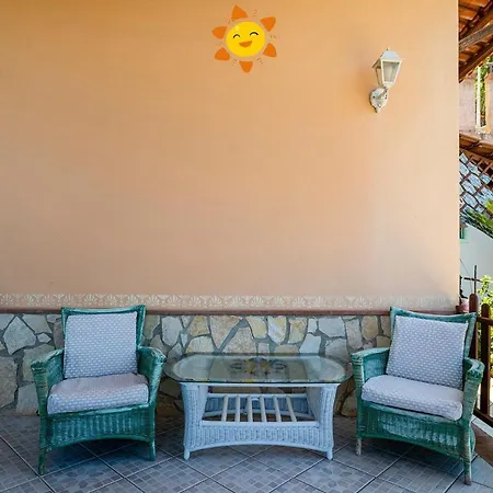 Giraluna Holiday home