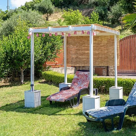 Giraluna Holiday home